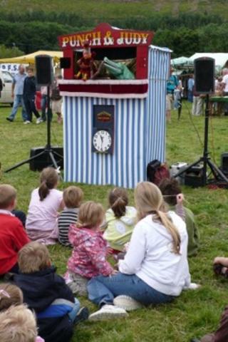 punch and judy puppet show
